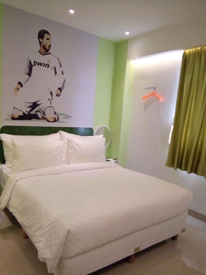 Uniq Hotel Γιογκιακάρτα Εξωτερικό φωτογραφία