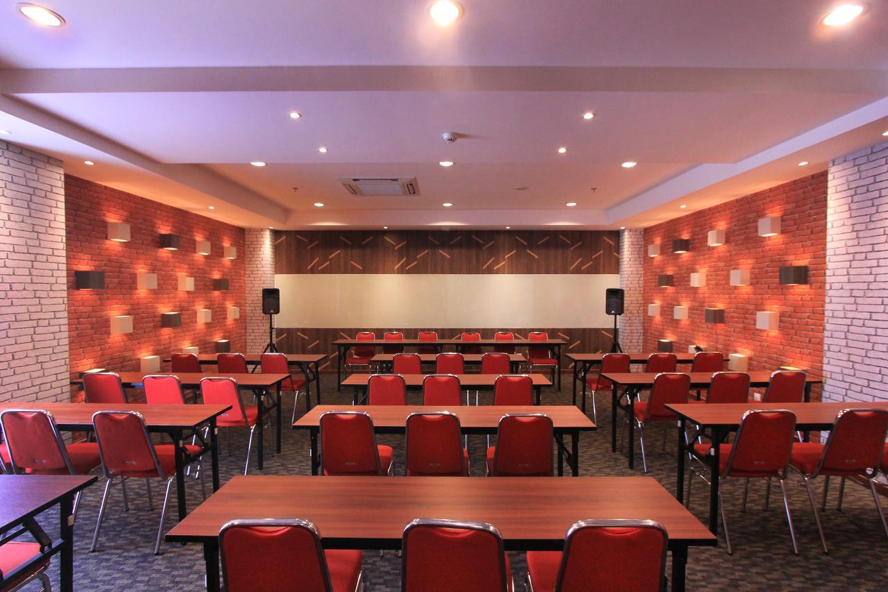 Uniq Hotel Γιογκιακάρτα Εξωτερικό φωτογραφία